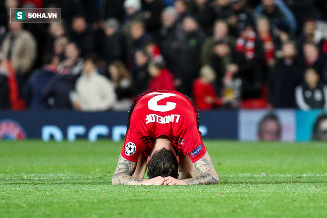 Trên Old Trafford, giờ chỉ còn lại một Man United đầy xấu xí và mỏi mệt - Ảnh 1.