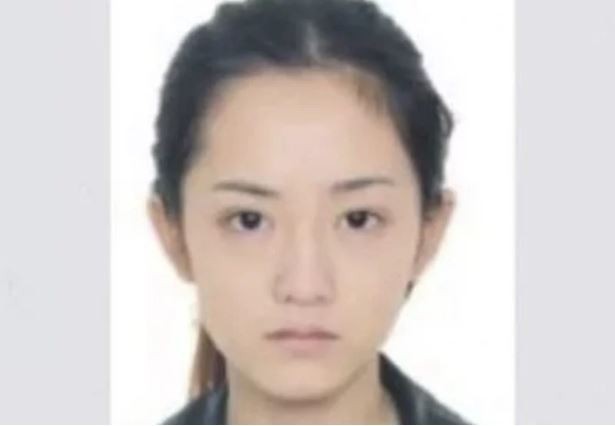 Nữ tội phạm xinh đẹp nhất Trung Quốc vừa ra đầu thú sau 12 ngày truy nã - Ảnh 1.
