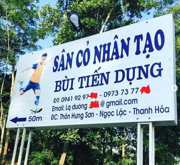 Anh em Tiến Dũng - Tiến Dụng xây sân cỏ nhân tạo phục vụ người dân quê nhà - Ảnh 1.