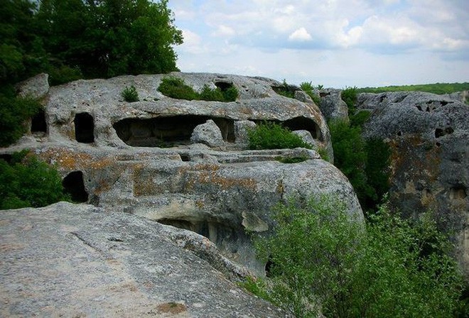 Eski Kermen - thị trấn trong động đá vôi kỳ lạ và cổ xưa bậc nhất thế giới - Ảnh 6.