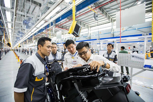 VinFast tăng vốn đầu tư lên hơn 70.300 tỷ đồng, tham vọng sản xuất 1 triệu chiếc xe máy điện/năm - Ảnh 1.