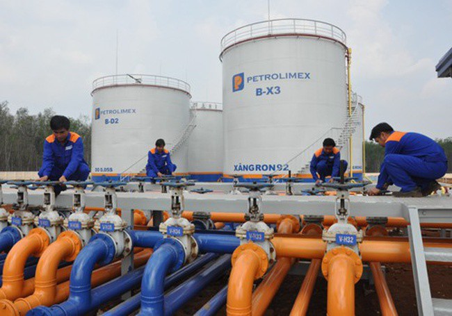 Petrolimex lãi lớn, cổ phiếu vẫn mất giá gần 16% - Ảnh 1.