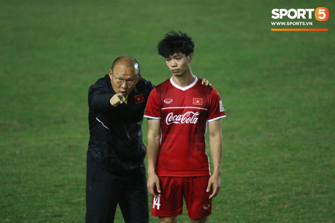 Công Phượng, Văn Toàn được bổ túc trước khi lên đường sang Lào dự AFF Cup 2018 - Ảnh 1.