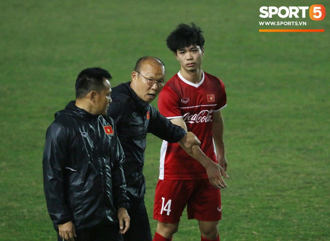 Công Phượng, Văn Toàn được bổ túc trước khi lên đường sang Lào dự AFF Cup 2018 - Ảnh 3.