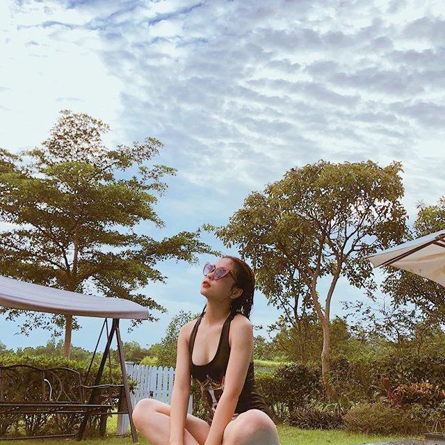Bạn gái Quang Hải mặc bikini, nóng bỏng như Angela Phương Trinh - Ảnh 5.