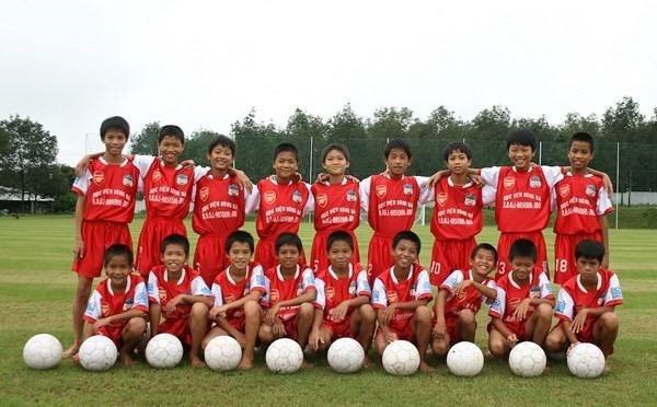 Việt Nam vô địch AFF Cup 2008: Duy Mạnh nhặt bóng ở sân Mỹ Đình, Quang Hải thần tượng Công Vinh - Ảnh 3.