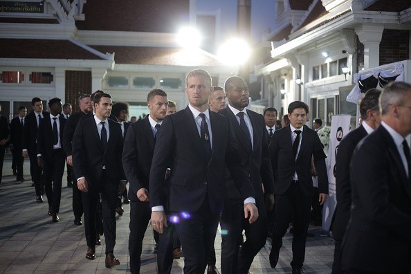 Ban lãnh đạo và cầu thủ Leicester sang Thái Lan viếng cố Chủ tịch Vichai - Ảnh 3.