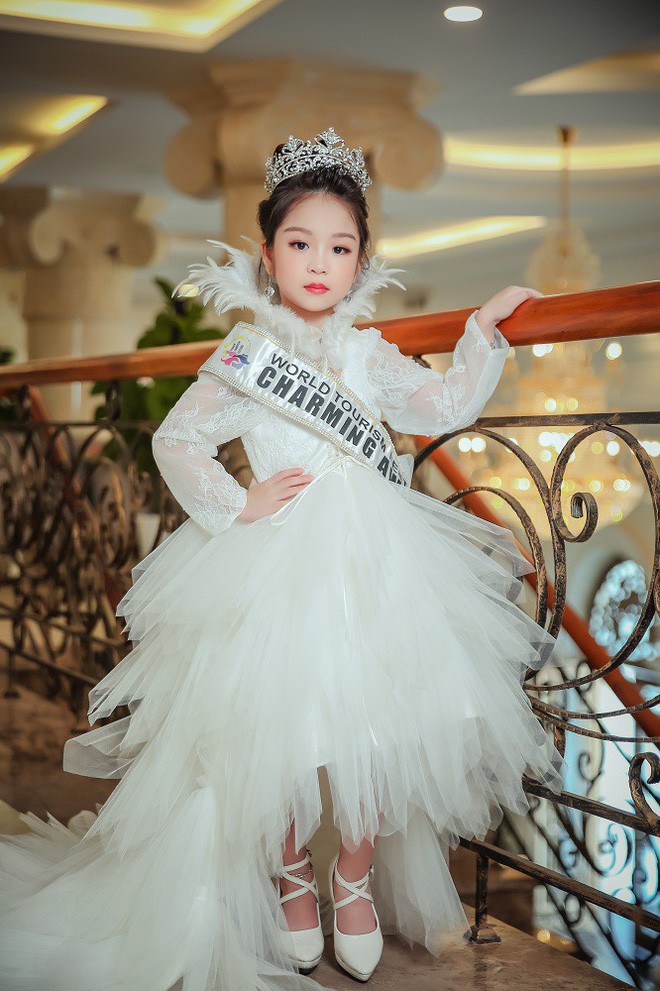Cô bé Việt Nam 6 tuổi trở thành tân Hoa hậu nhí Á Âu 2018 - Ảnh 4.