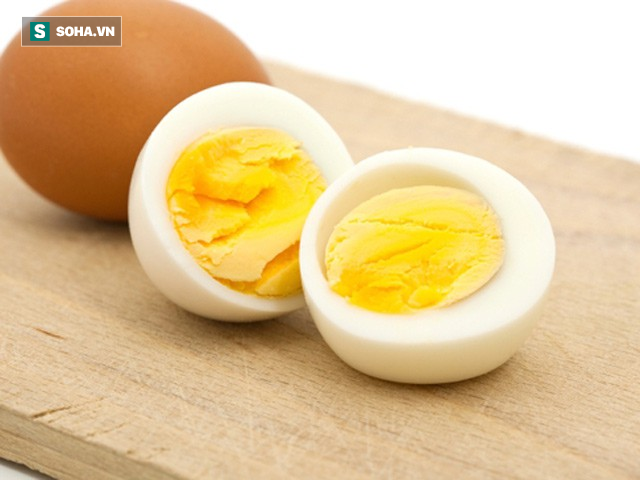 Ăn trứng bị cholesterol cao, ăn đậu phụ bị ung thư, ăn vừng đen tóc: Sự thật hay tin đồn? - Ảnh 1.
