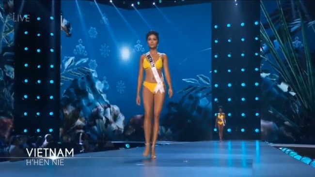 Bán kết Miss Universe 2018: Đại diện Việt Nam - HHen Niê khoe vóc dáng nóng bỏng đầy tự tin - Ảnh 1.