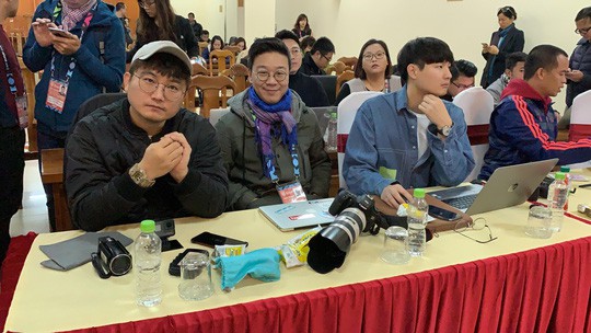 Hàng chục phóng viên Hàn Quốc nô nức đến họp báo trận Việt Nam – Malaysia - Ảnh 3.