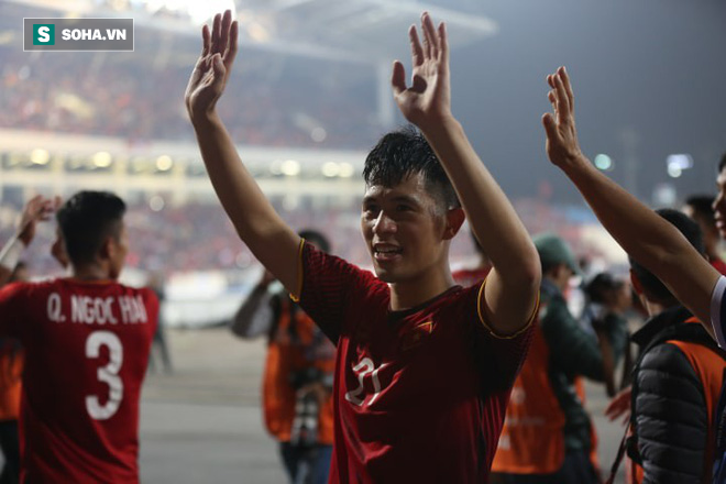 NÓNG: Chấn thương vẫn cắn răng đá hết trận, Đình Trọng mất Asian Cup 2019 - Ảnh 1.