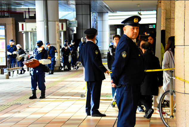 MXH Nhật xôn xao trước thông tin có kẻ tuyên bố thực hiện kế hoạch giảm dân số bằng cách giết 10 người tại ga Tokyo - Ảnh 2.