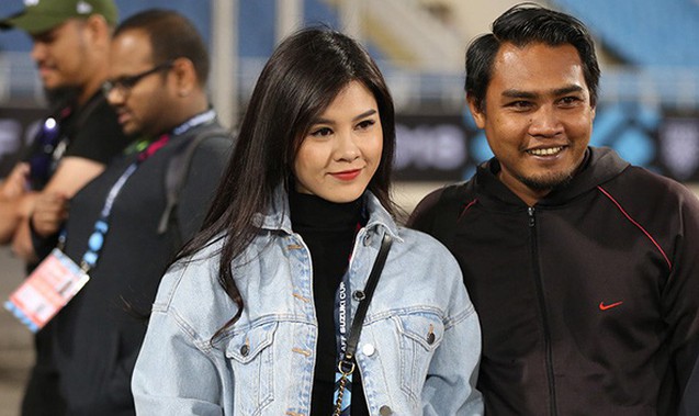 Nữ phóng viên xinh đẹp tác nghiệp trong buổi tập của Việt Nam và Malaysia tiết lộ tinh thần của các cầu thủ - Ảnh 4.
