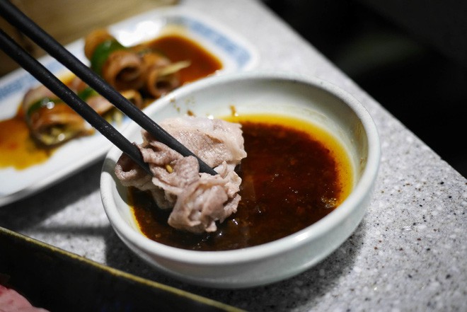 Nhà hàng lẩu hữu cơ đầu tiên ở Thượng Hải gây ấn tượng khi cho thực khách tự thu hoạch rau ngay tại bàn - Ảnh 10.