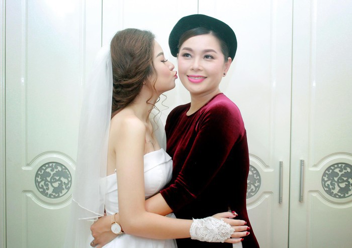 Tú cháo lòng: 18 năm mang tiếng đanh đá, làm mẹ đơn thân, 40 tuổi thành bà ngoại - Ảnh 3. Tú cháo lòng: 18 năm mang tiếng đanh đá, làm mẹ đơn thân, 40 tuổi thành bà ngoại - Ảnh 3.