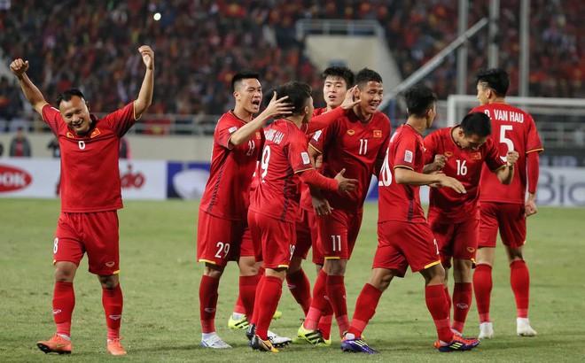 CĐV Trung Quốc choáng khi Việt Nam vô địch: Chúng ta có tinh thần bóng đá như họ thì thật tốt! - Ảnh 1.