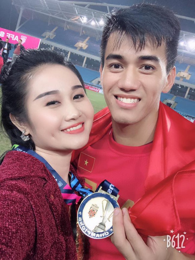 Gia thế giàu có, nhan sắc khả ái của bạn gái cầu thủ Tiến Linh - cơn gió lạ trong đội tuyển Việt Nam - Ảnh 5.