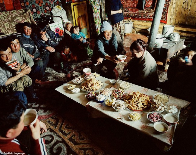 Cuộc sống Mông Cổ ấn tượng qua ống kính nhiếp ảnh gia Pháp - Ảnh 12.