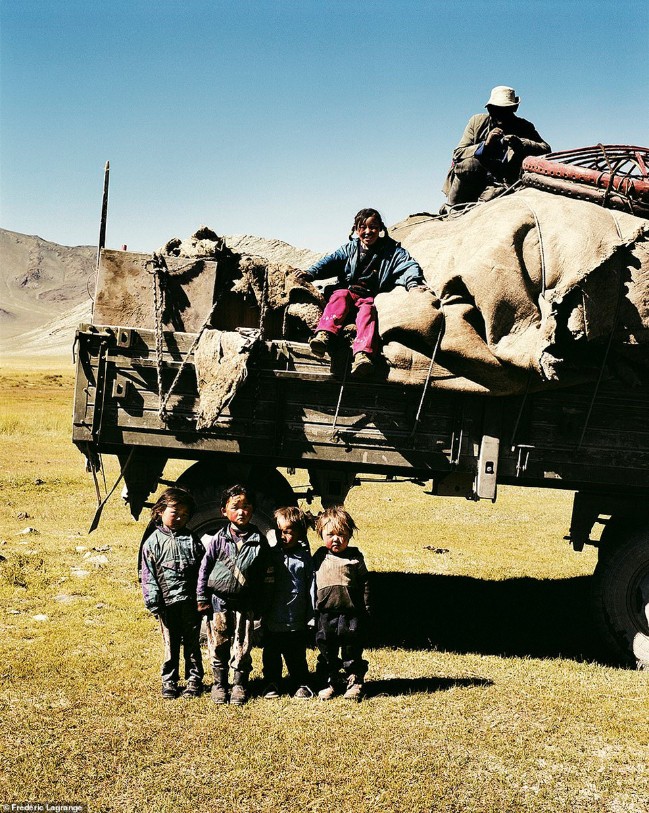 Cuộc sống Mông Cổ ấn tượng qua ống kính nhiếp ảnh gia Pháp - Ảnh 8.