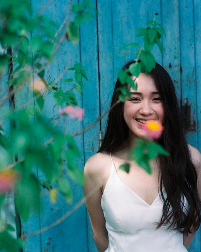 Hot girl Lào gốc Việt lên xe hoa sau hơn 2 năm hẹn hò với người yêu điển trai - Ảnh 1.