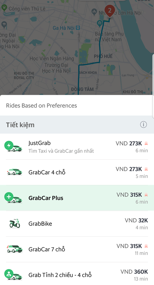 Grab tăng giá gấp 3 lần, đặt xe mất 40 phút ngày mưa rét - Ảnh 1.