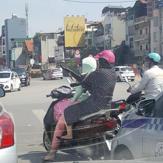 Street Ninja Awards 2018: Những tình huống đứng tim và cười... ra nhiều nước mắt nhất của các nữ tài xế trên đường phố - Ảnh 2.