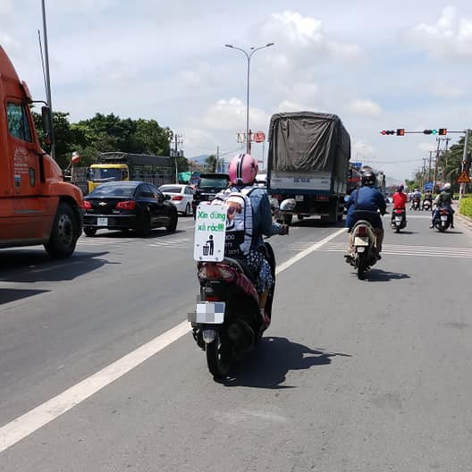 Street Ninja Awards 2018: Những tình huống đứng tim và cười... ra nhiều nước mắt nhất của các nữ tài xế trên đường phố - Ảnh 7.