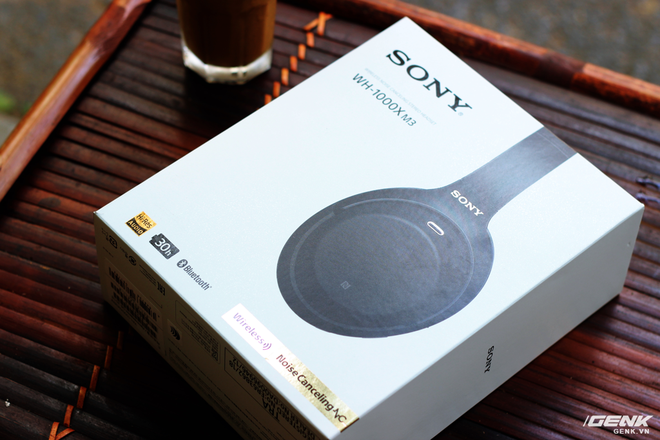 Tai nghe Sony WH-1000XM3: Chống ồn bá đạo, 10 phút sạc cho 5 giờ nghe nhạc, giá rẻ hơn phiên bản cũ! - Ảnh 1.