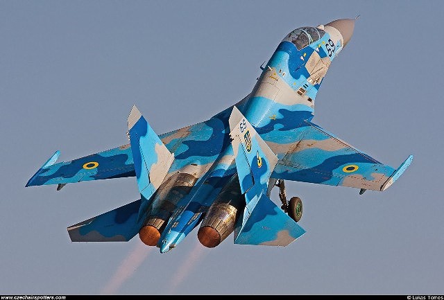 [ẢNH] Từ 70 chiến thần Su-27 xuống còn 17 chiếc, điều gì đang xảy ra với chiến đấu cơ mạnh nhất của Ukraine? - Ảnh 15.