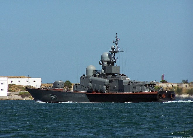[ẢNH] Dàn tàu chiến cực mạnh của Hạm đội Biển Đen sẵn sàng đón tiếp hải quân NATO - Ảnh 12.