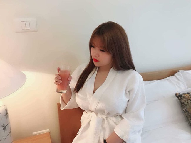 Diện mạo mới của hot girl ngực khủng sau khi bỏ bạn trai, sang Nhật du học 2 tháng - Ảnh 8.