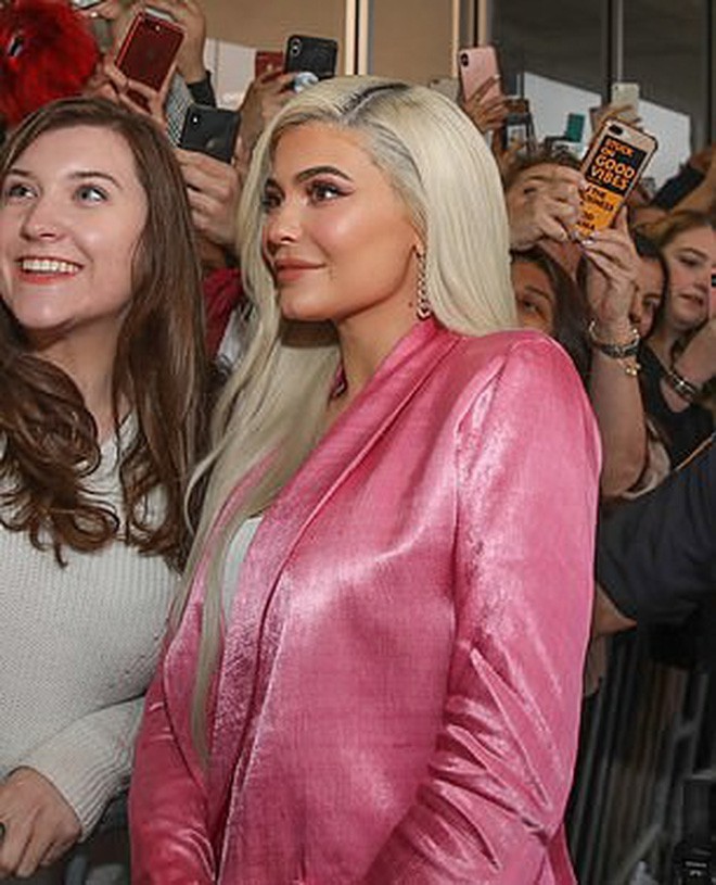 Vận đổi sao dời: Khi xưa là thần tượng của Kylie Jenner, giờ Kim Kardashian lại học hỏi chính em gái - Ảnh 8.