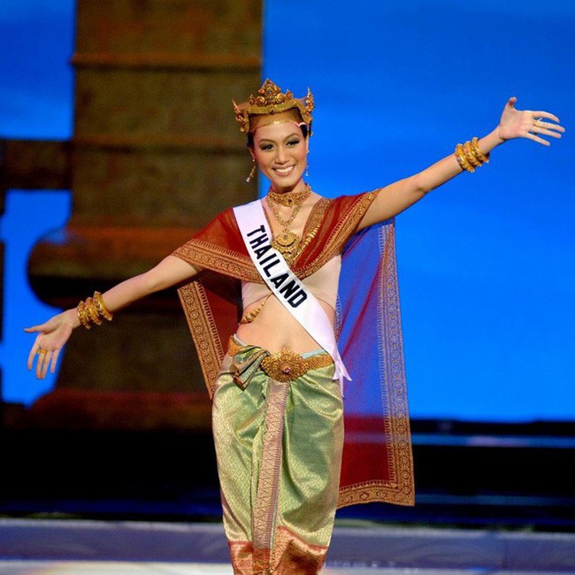 Nữ cơ trưởng xinh đẹp nhất Thái Lan: Thi Hoa hậu Hoàn vũ để kiếm tiền đóng học, bỏ hào quang vì giấc mơ bay - Ảnh 6.