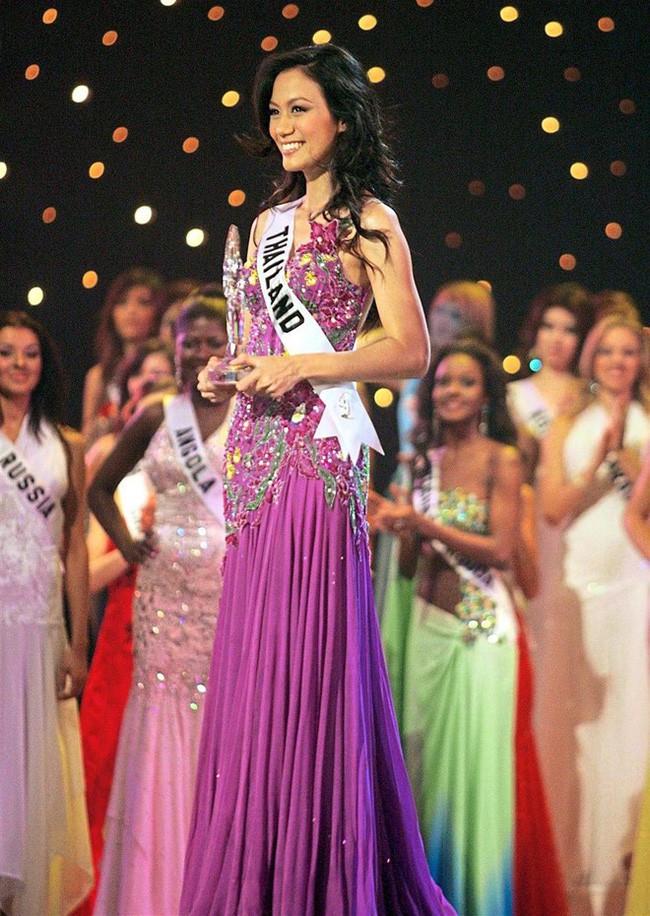 Nữ cơ trưởng xinh đẹp nhất Thái Lan: Thi Hoa hậu Hoàn vũ để kiếm tiền đóng học, bỏ hào quang vì giấc mơ bay - Ảnh 7.