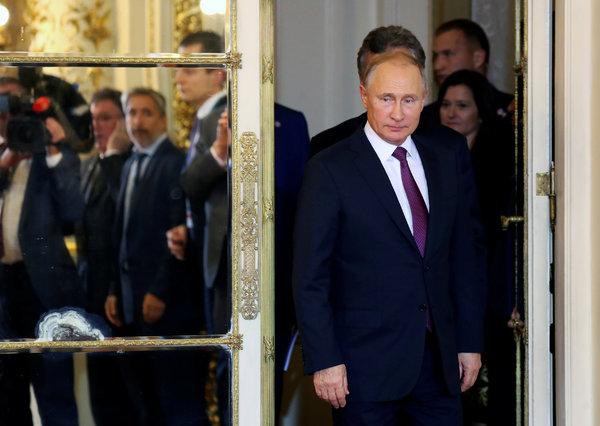Cuộc lộ diện vén bức màn bí ẩn: Có ít nhất hai Putin đang phục vụ nước Nga - Ảnh 2.