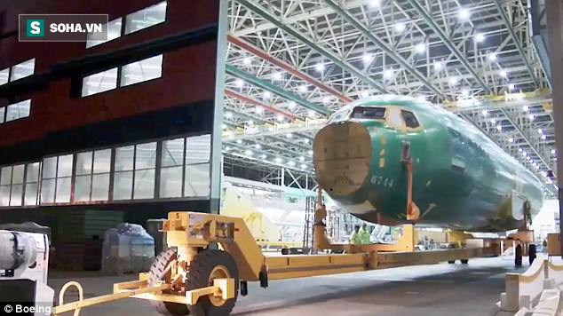 Chưa tới 1 phút, bạn sẽ biết chiếc Boeing mới nhất được sản xuất như thế nào! - Ảnh 3.