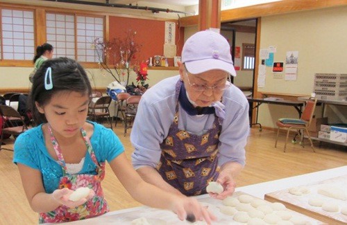 Học cách mẹ Nhật dạy con về ngày Tết truyền thống - Ảnh 2.