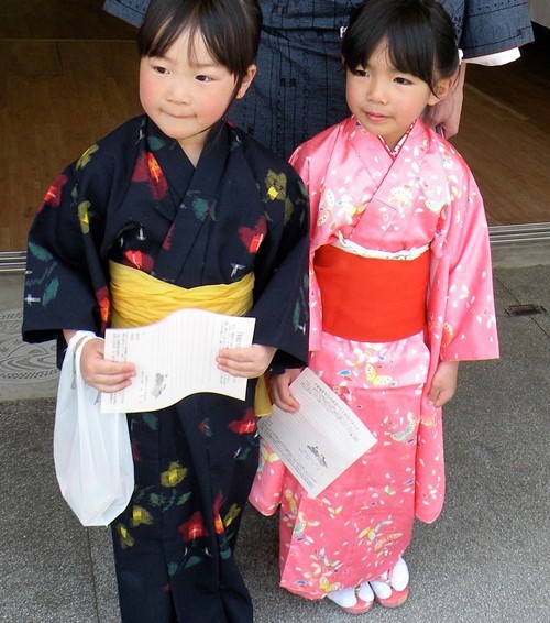 Học cách mẹ Nhật dạy con về ngày Tết truyền thống - Ảnh 4.