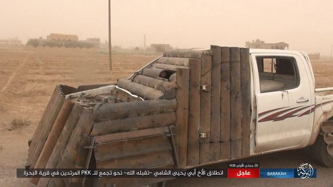 IS tấn công bằng xe bom tự sát, người Kurd thiệt hại nặng nề ở Deir Ezzor - Ảnh 6.