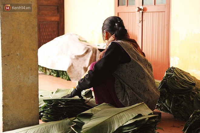 Chùm ảnh: Làng bánh chưng Tranh Khúc tất bật những ngày giáp Tết truyền thống - Ảnh 8.