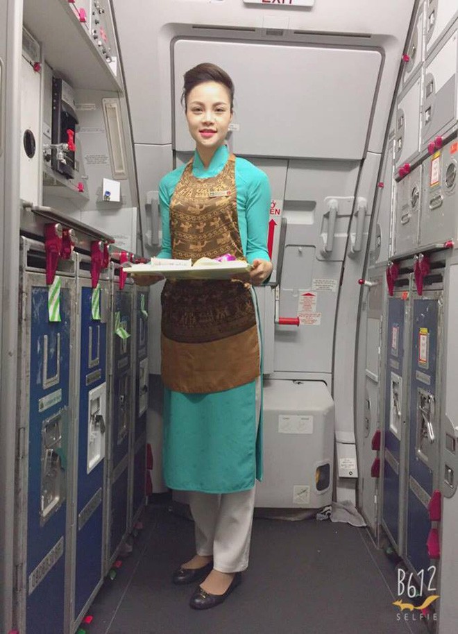 Nữ tiếp viên hàng không có chồng cùng nghề kể về những đêm đón giao thừa trên trời, rời phi trường là lao vào bếp  - Ảnh 1.