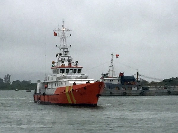 Tích cực tìm kiếm 4 thuyền viên mất tích trên vùng biển Côn Đảo - Ảnh 1.