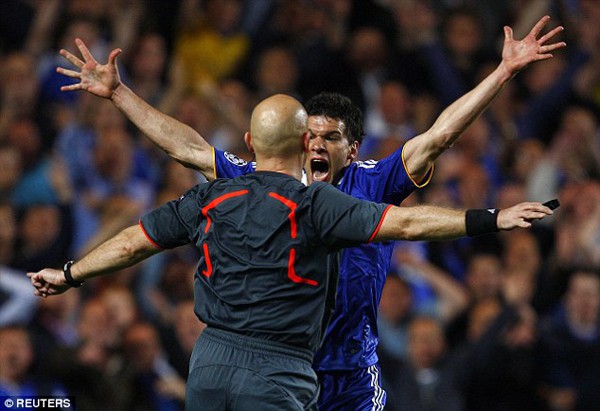 Trọng tài Ovrebo thừa nhận mắc sai lầm, thiếu sáng suốt ở trận Chelsea vs Barcelona 2009 - Ảnh 3.