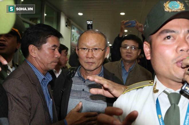 Chuyện bầu Đức vượt quyền mời thầy Park: Khen - chê hãy nhớ một chữ tình! - Ảnh 2. Chuyện bầu Đức vượt quyền mời thầy Park: Khen - chê hãy nhớ một chữ tình! - Ảnh 2.