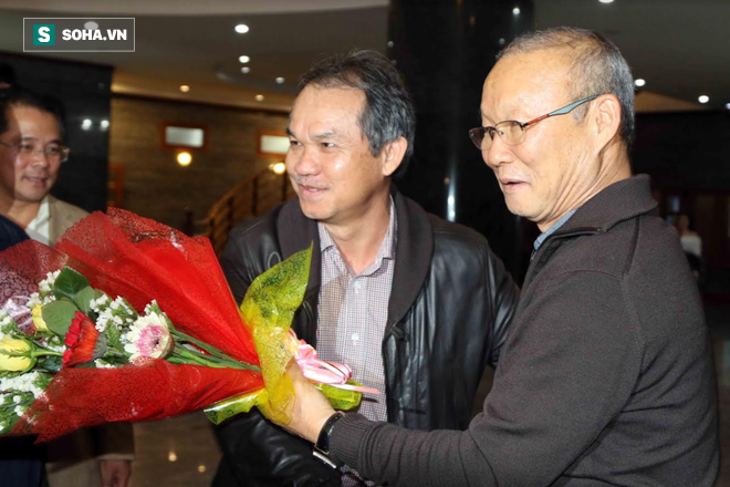 Chuyện bầu Đức vượt quyền mời thầy Park: Khen - chê hãy nhớ một chữ tình! - Ảnh 1. Chuyện bầu Đức vượt quyền mời thầy Park: Khen - chê hãy nhớ một chữ tình! - Ảnh 1.