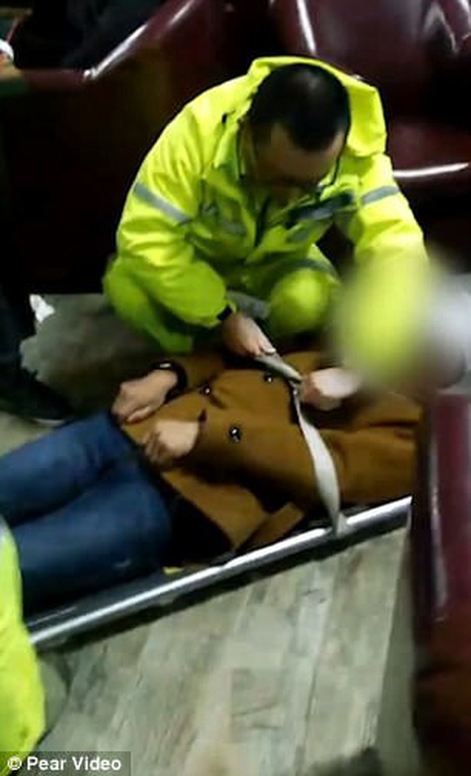 Bị liệt nửa người sau 20 tiếng chơi game, thanh niên Trung Quốc vẫn bình tĩnh nhờ bạn nốt ván trước khi đến bệnh viện - Ảnh 3.