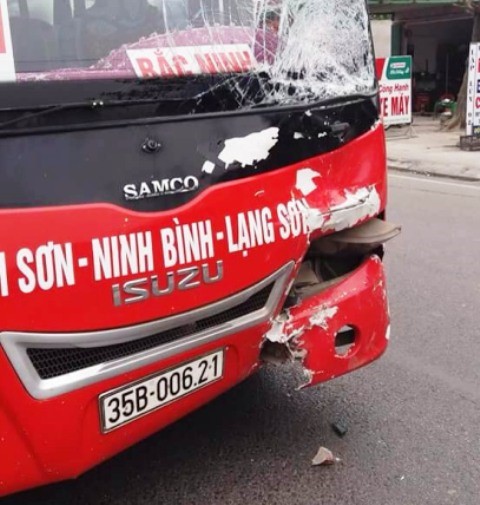 Ninh Bình: Tai nạn giao thông, 2 người nước ngoài tử vong - Ảnh 1.