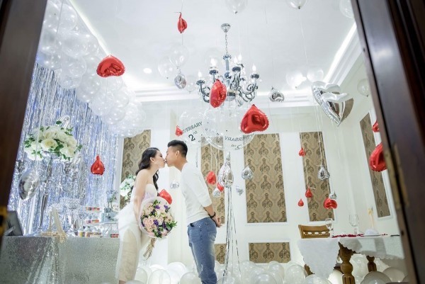 Vũ Văn Thanh đưa bạn gái hot girl về ra mắt bố mẹ - Ảnh 3. Vũ Văn Thanh đưa bạn gái hot girl về ra mắt bố mẹ - Ảnh 3.