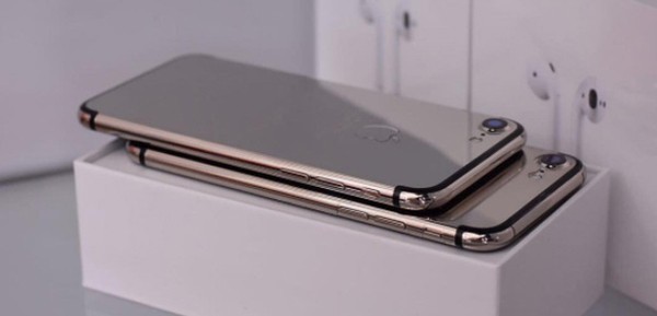 Nhìn những chiếc iPhone đẹp sang chảnh thế này đủ thấy ở Dubai mọi thứ xa hoa đến mức nào - Ảnh 5. Nhìn những chiếc iPhone đẹp sang chảnh thế này đủ thấy ở Dubai mọi thứ xa hoa đến mức nào - Ảnh 5.